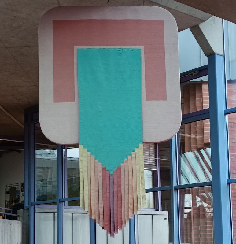 Detailaufnahme - Georg-Karl-Pfahler-Gobelin im Foyer des Gebäudes NW II
